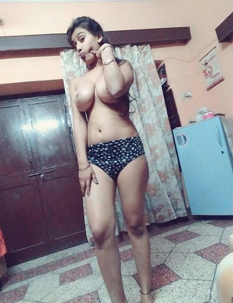 pihla_premium25 alasti - Vuodettu kuva